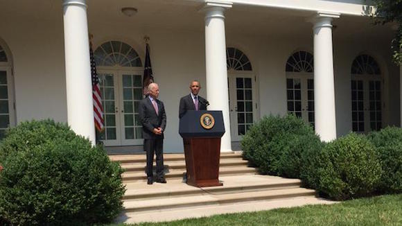 El Presidente Barack Obama y el Vicepresidente Joe Biden, en el Rose Garden de la Casa Blanca esta mañana. Foto: Casa Blanca